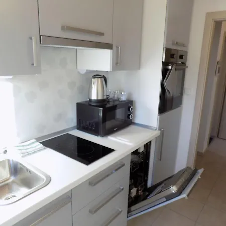 Karlsbad Apartments *