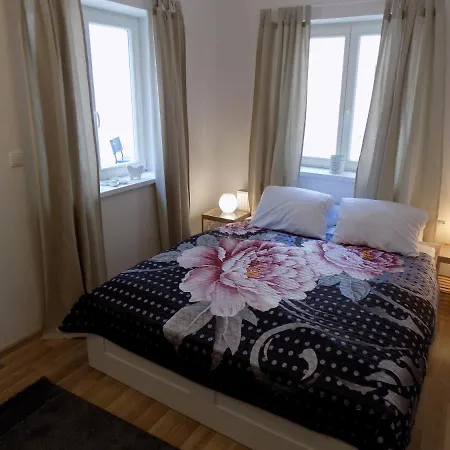 Karlsbad Apartments *