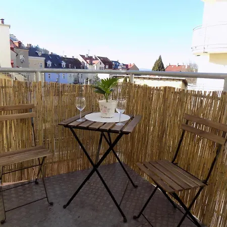 Karlsbad Apartments *