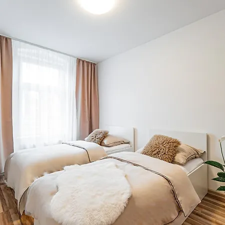 Karlsbad Apartments Apartment *