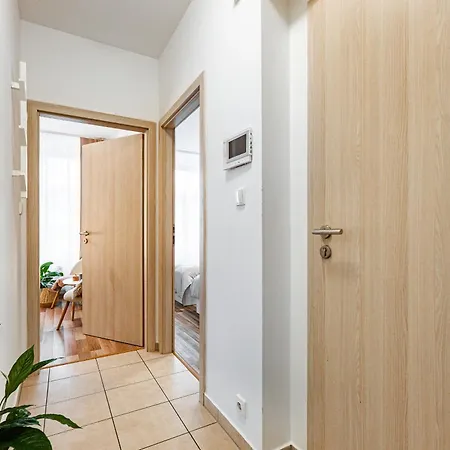 Karlsbad Apartments *